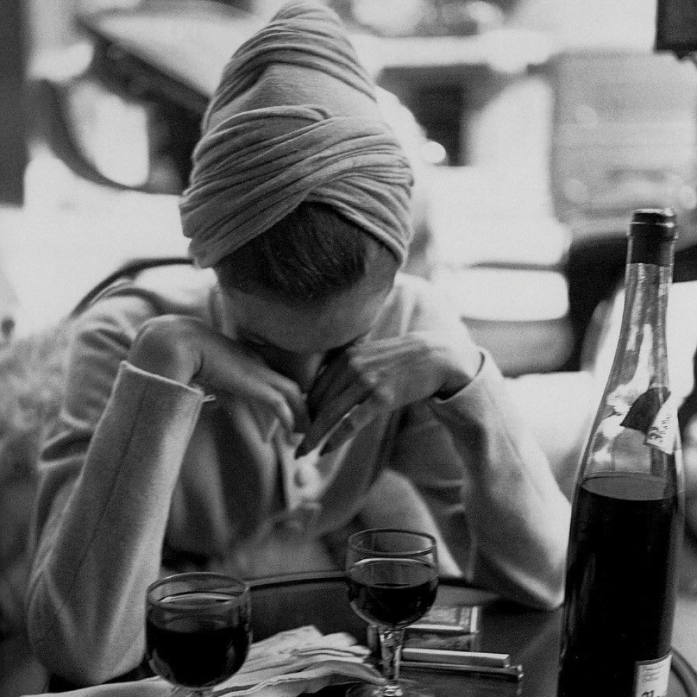 Madame Paulette turban worn by Elise Daniels. Photo by Richard Avedon. 1948on